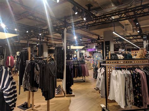 bershka breda openingstijden